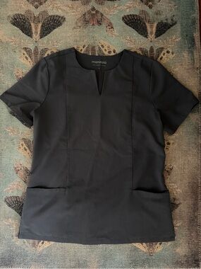 Mandala dark gray scrub top small